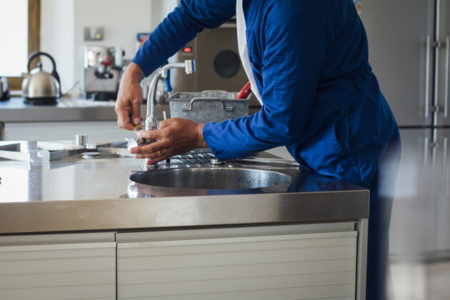 4 Tips to Get Your Kitchen Plumbing Ready for the New Year